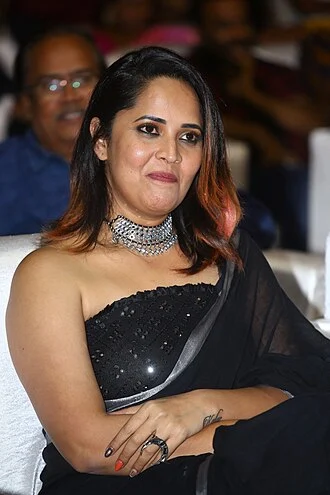 Anasuya Bharadwaj height profile photo