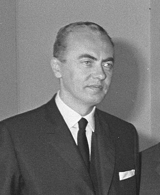 André Bettencourt height profile photo