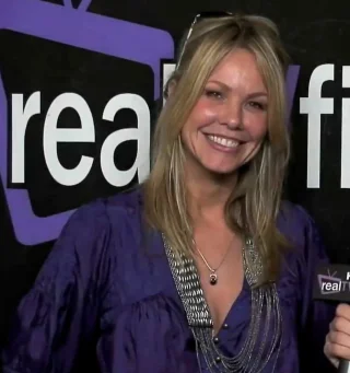 Andrea Roth height profile photo