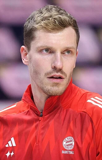Andreas Obst height profile photo