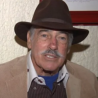 Andrés García height profile photo