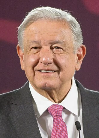 Andrés Manuel López Obrador height profile photo