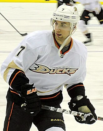 Andrew Cogliano height profile photo