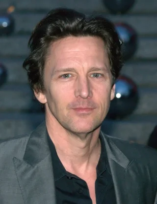 Andrew McCarthy height profile photo
