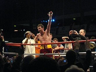 Andy Lee (boxer) height profile photo