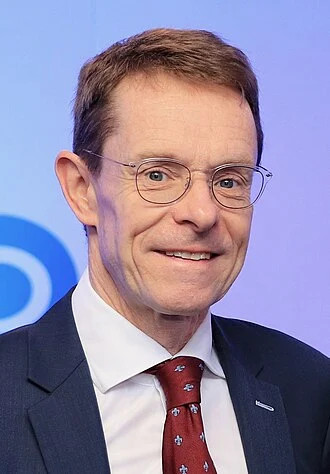 Andy Street height profile photo