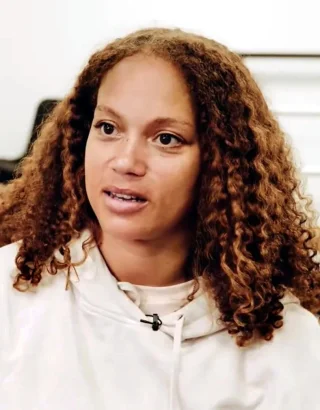 Angela Griffin height profile photo