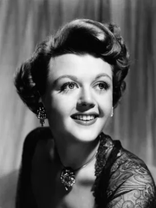 Angela Lansbury height profile photo