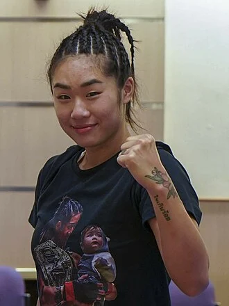Angela Lee height profile photo