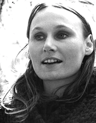 Angela Pleasence height profile photo