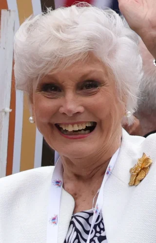 Angela Rippon height profile photo