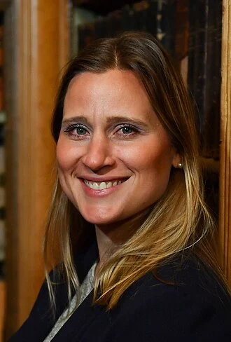 Angela Ruggiero height profile photo