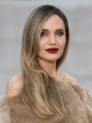 Angelina Jolie height profile photo