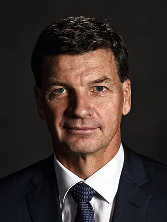 Angus Taylor height profile photo