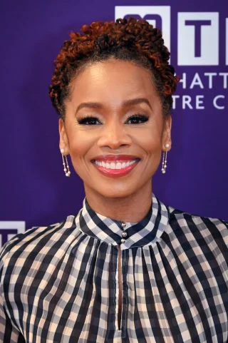 Anika Noni Rose height profile photo