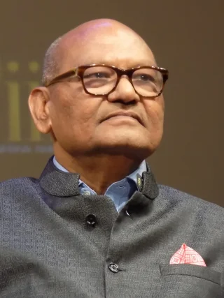 Anil Agarwal (industrialist) height profile photo