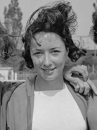 Ann Packer height profile photo