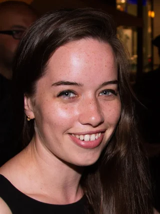Anna Popplewell height profile photo