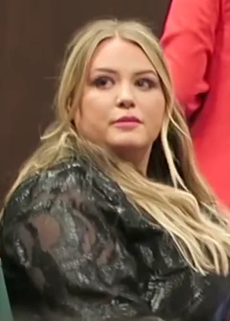 Anna Todd height profile photo