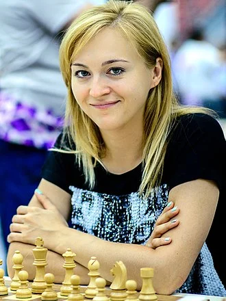 Anna Ushenina height profile photo