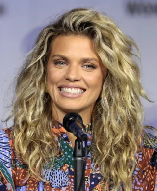 AnnaLynne McCord height profile photo