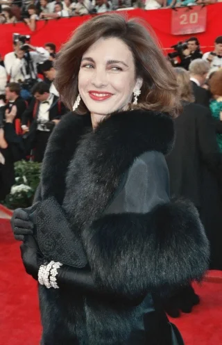 Anne Archer height profile photo