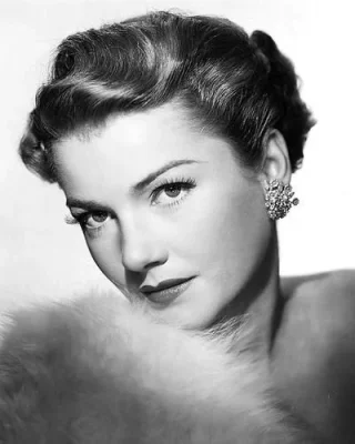 Anne Baxter height profile photo