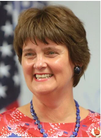 Anne Holton height profile photo