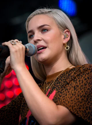 Anne-Marie height profile photo