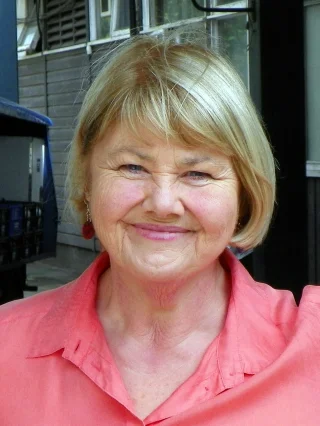 Annette Badland height profile photo