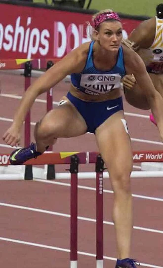 Annie Kunz height profile photo