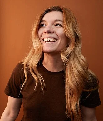 Annie Rauwerda height profile photo
