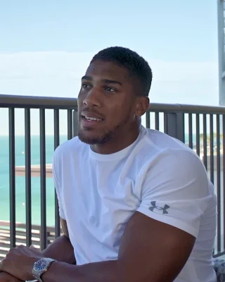 Anthony Joshua height profile photo