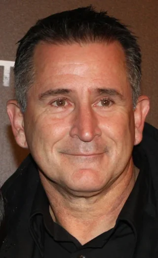 Anthony LaPaglia height profile photo
