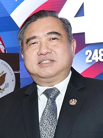 Anthony Loke height profile photo