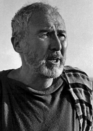 Anthony Quayle height profile photo