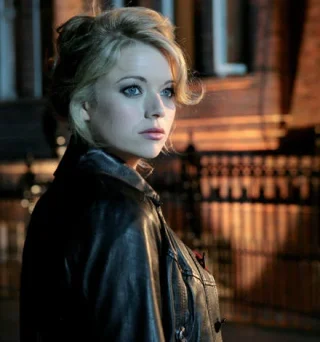 Antonia Bernath height profile photo