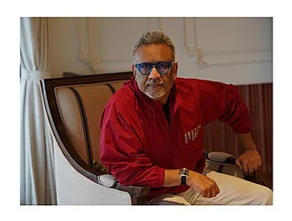 Anubhav Sinha height profile photo