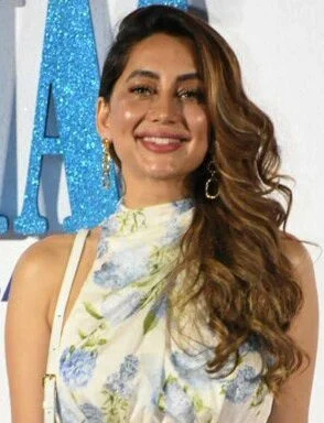 Anusha Dandekar height profile photo