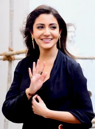 Anushka Sharma height profile photo
