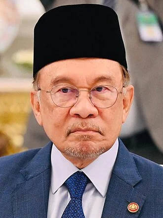 Anwar Ibrahim height profile photo