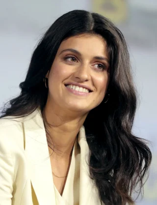Anya Chalotra height profile photo