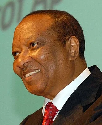Apolo Nsibambi height profile photo
