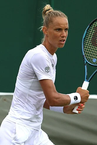 Arantxa Rus height profile photo