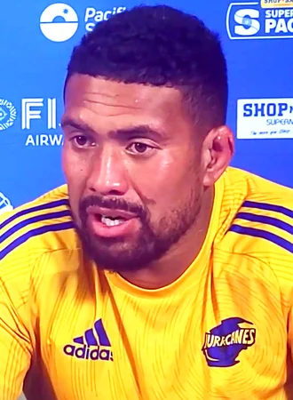 Ardie Savea height profile photo