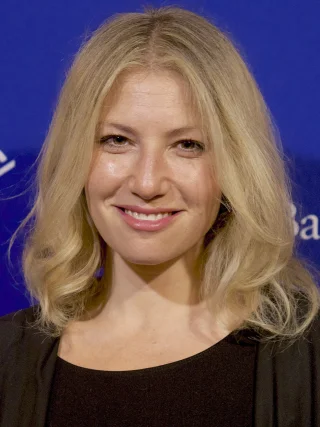 Ari Graynor height profile photo