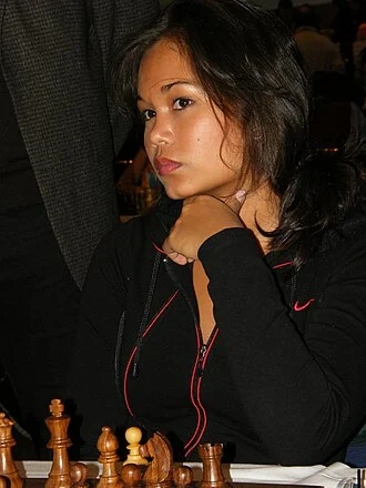 Arianne Caoili height profile photo