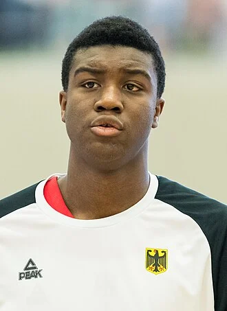 Ariel Hukporti height profile photo