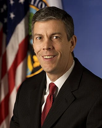 Arne Duncan height profile photo