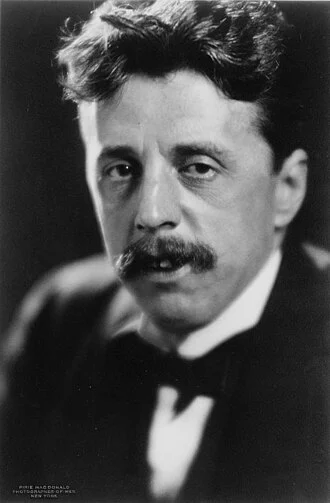 Arnold Bennett height profile photo